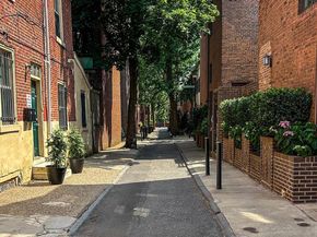 1224 Pine Street, Philadelphia PA 19107