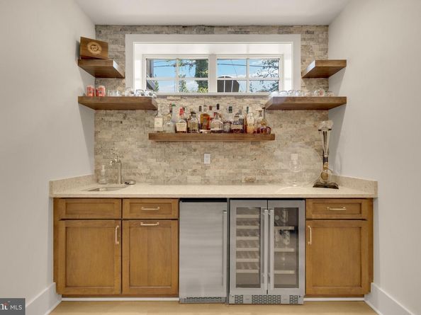 637 21st Street S, Arlington VA 22202