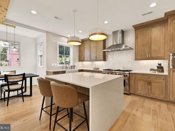 637 21st Street S, Arlington VA 22202