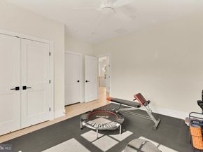 637 21st Street S, Arlington VA 22202