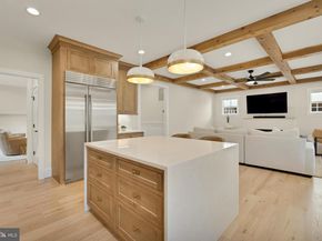 637 21st Street S, Arlington VA 22202