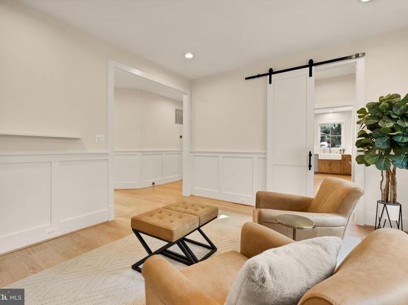 637 21st Street S, Arlington VA 22202