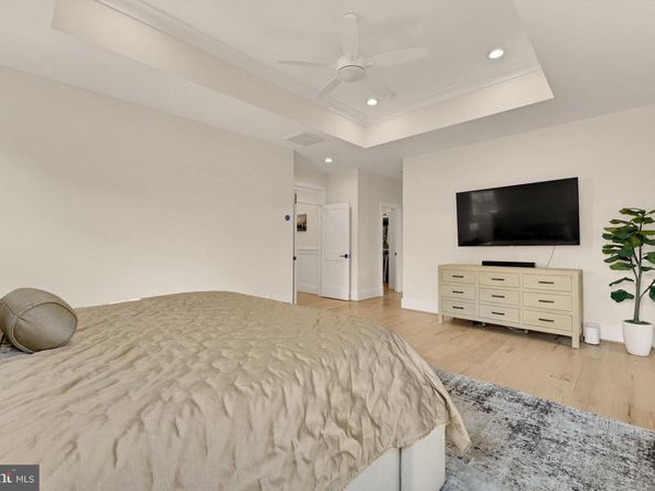 637 21st Street S, Arlington VA 22202
