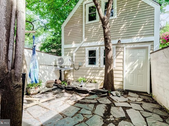 735 Bernard Street, Alexandria VA 22314