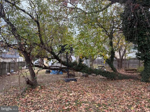 5715 Magnolia Lane, Falls Church VA 22041