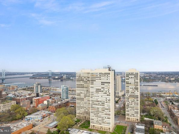 200 Locust Street 27FN, Philadelphia PA 19106