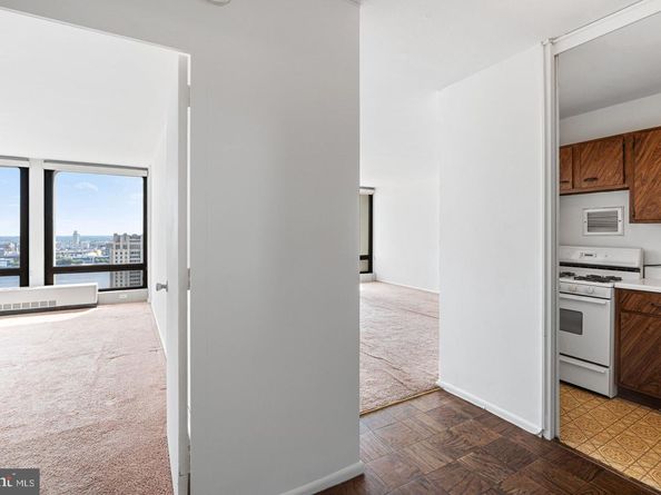 200 Locust Street 27FN, Philadelphia PA 19106