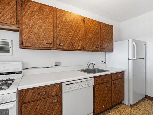 200 Locust Street 27FN, Philadelphia PA 19106
