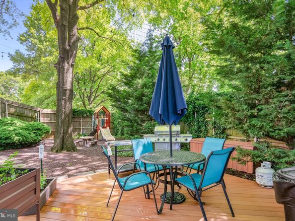 200 Locust Street 27FN, Philadelphia PA 19106