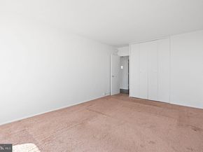 200 Locust Street 27FN, Philadelphia PA 19106