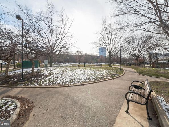 2320 Manning Street, Philadelphia PA 19103