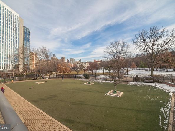 2320 Manning Street, Philadelphia PA 19103