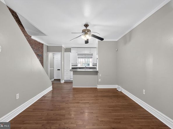 2320 Manning Street, Philadelphia PA 19103