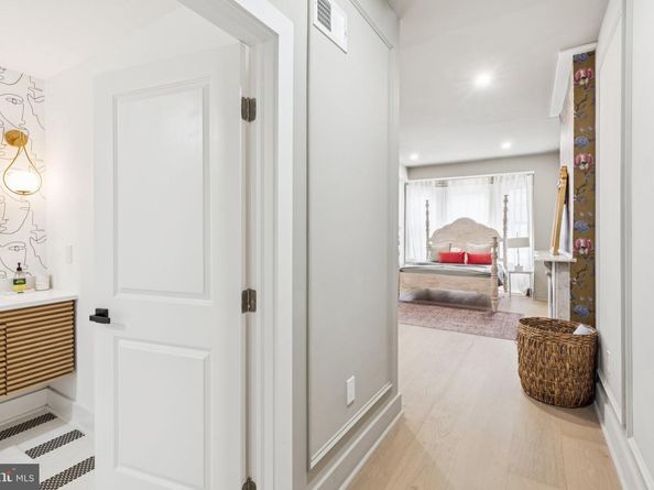 2217 Mount Vernon Street, Philadelphia PA 19130