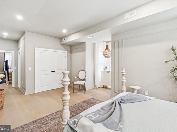 2217 Mount Vernon Street, Philadelphia PA 19130