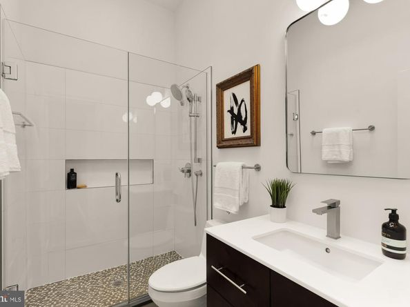 1523 1st Street NW B, Washington DC 20001