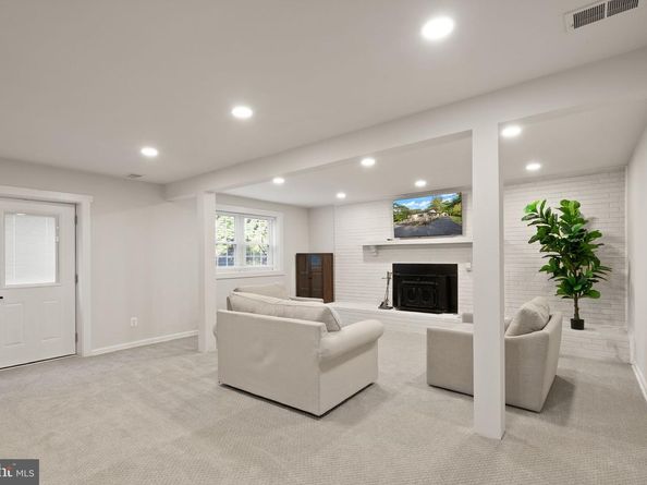 7324 Auburn Street, Annandale VA 22003