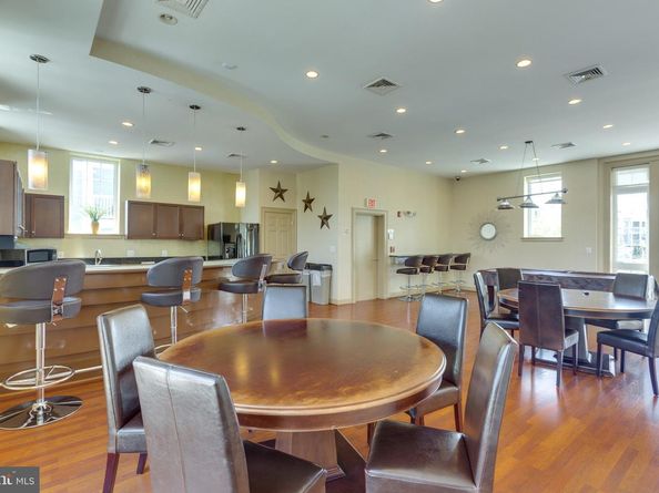 4119 S Four Mile Run Drive 404, Arlington VA 22204