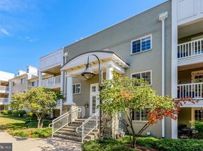 4119 S Four Mile Run Drive 404, Arlington VA 22204