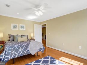 4119 S Four Mile Run Drive 404, Arlington VA 22204
