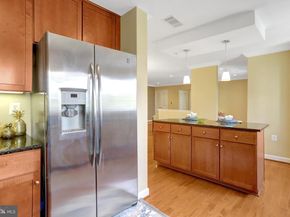 4119 S Four Mile Run Drive 404, Arlington VA 22204