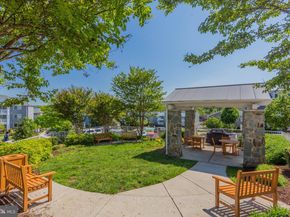4119 S Four Mile Run Drive 404, Arlington VA 22204