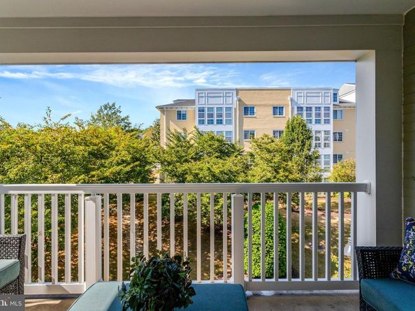 4119 S Four Mile Run Drive 404, Arlington VA 22204