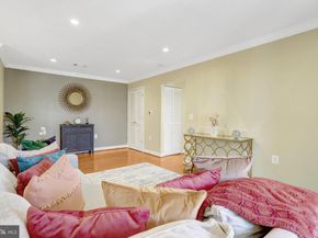 4119 S Four Mile Run Drive 404, Arlington VA 22204