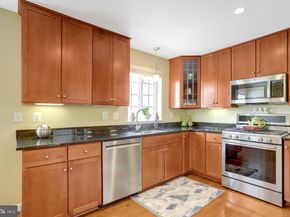 4119 S Four Mile Run Drive 404, Arlington VA 22204
