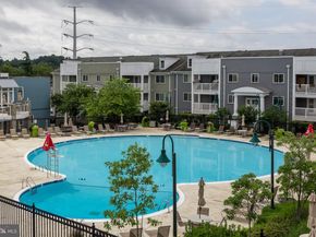 4119 S Four Mile Run Drive 404, Arlington VA 22204