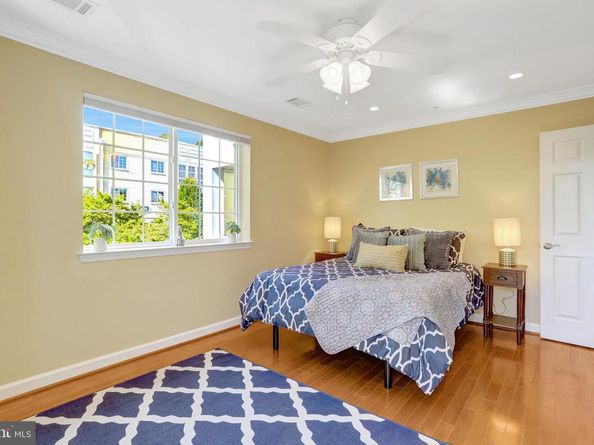 4119 S Four Mile Run Drive 404, Arlington VA 22204