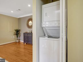 4119 S Four Mile Run Drive 404, Arlington VA 22204