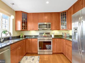 4119 S Four Mile Run Drive 404, Arlington VA 22204