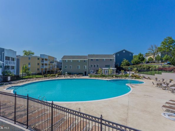 4119 S Four Mile Run Drive 404, Arlington VA 22204