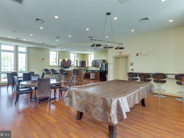 4119 S Four Mile Run Drive 404, Arlington VA 22204