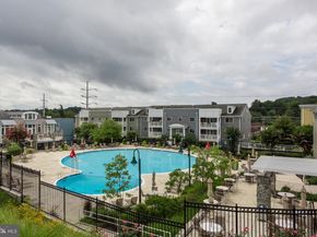 4119 S Four Mile Run Drive 404, Arlington VA 22204
