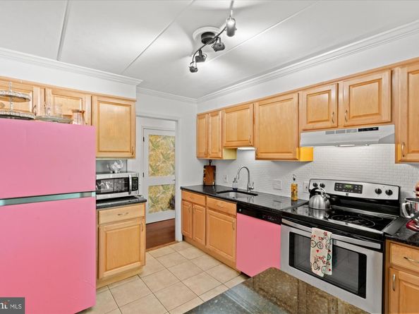 132 Roberts Lane 303, Alexandria VA 22314