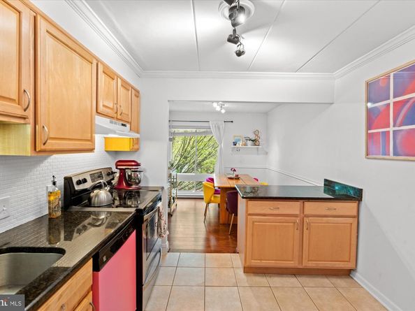 132 Roberts Lane 303, Alexandria VA 22314