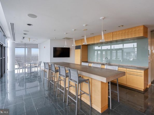 2001 15TH Street N 306, Arlington VA 22201