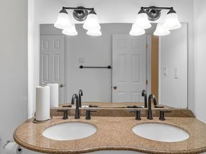 814 N Croydon Street, Sterling VA 20164