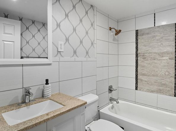 814 N Croydon Street, Sterling VA 20164