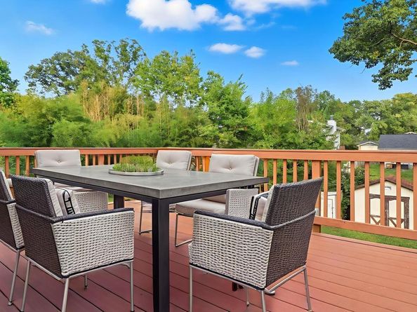 814 N Croydon Street, Sterling VA 20164