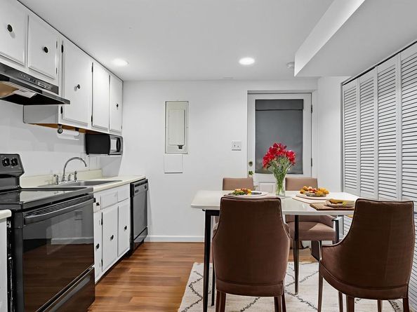 814 N Croydon Street, Sterling VA 20164