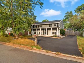 814 N Croydon Street, Sterling VA 20164