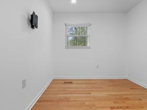 814 N Croydon Street, Sterling VA 20164