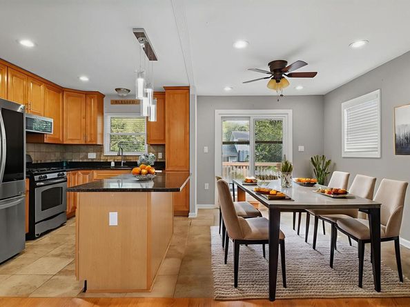 814 N Croydon Street, Sterling VA 20164