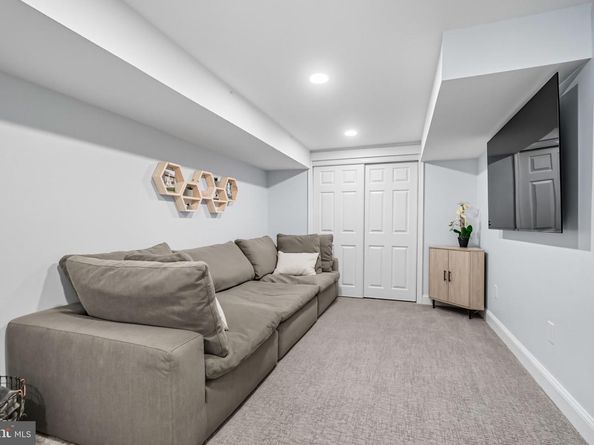 2433 Avon Road, Ardmore PA 19003