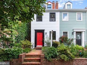 525 6TH Street SE