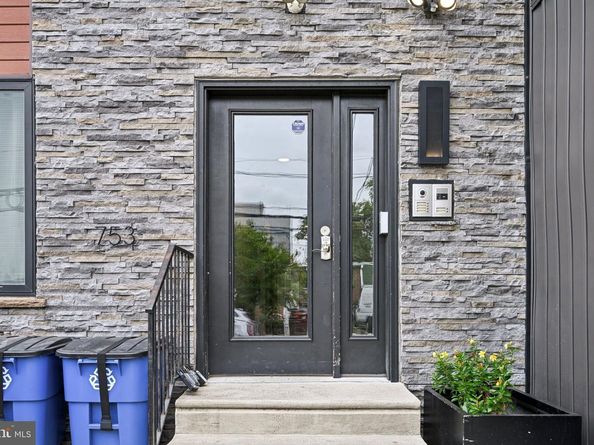 753 N 20TH Street 1, Philadelphia PA 19130
