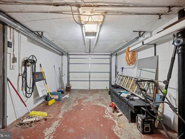 2115 Ravenwood Road, Folcroft PA 19032